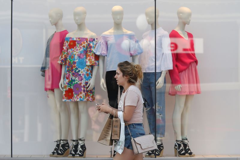 Canada September retail sales up 0.4% on food; seen up 0.7% in October